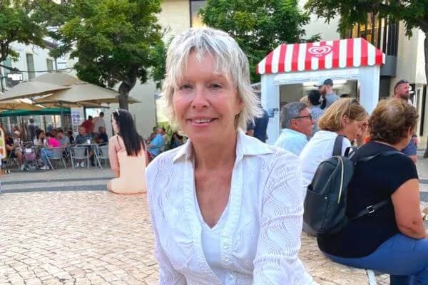 With Love from Portugal: The “Friendly” Gap… Why Americans Find the Portuguese So Open and Warm